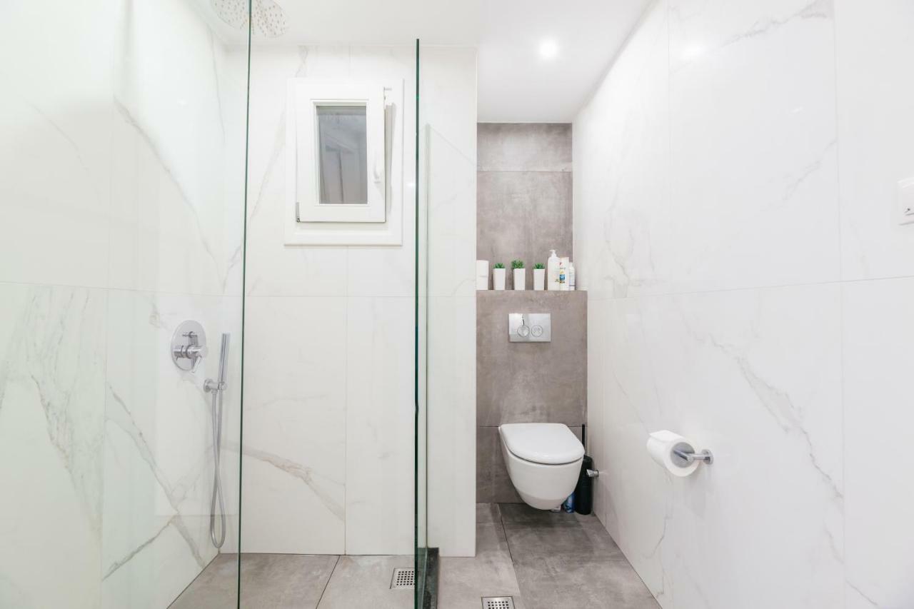 Modern White Tower Apartment เทสซาโลนิกิ ภายนอก รูปภาพ